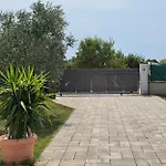 Suzy In Near The Sea Villa