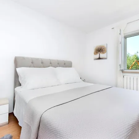 Villa Suzy In Near The Sea Rovinj